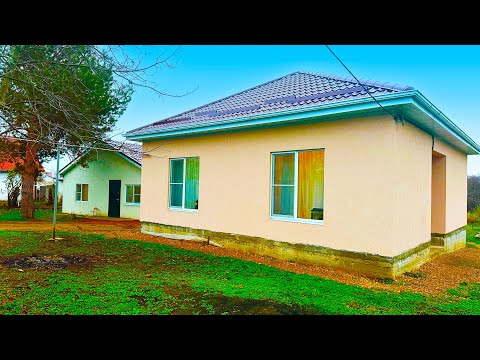 Два дома у реки на большом участке в очень красивом месте