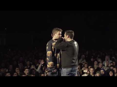 Blon vs Arkano *SE BESAN EN PLENA BATALLA*