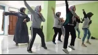Download lagu SENAM AEROBIC TIK TOK SALAM TRESNO by Tryana Obic Lovers mp3 Download lagu SENAM AEROBIC TIK TOK SALAM TRESNO by Tryana Obic Lovers mp3