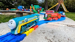 Thomas the Tank Engine ☆ Circular bench round and round course [Plarail]