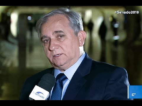 Senador Izalci Lucas destaca compromisso com reformas do Estado