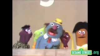 Classic Sesame Street - Five People in the Family