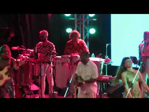 bala desejo & pretinho da serrinha @ morro da urca: felicidade