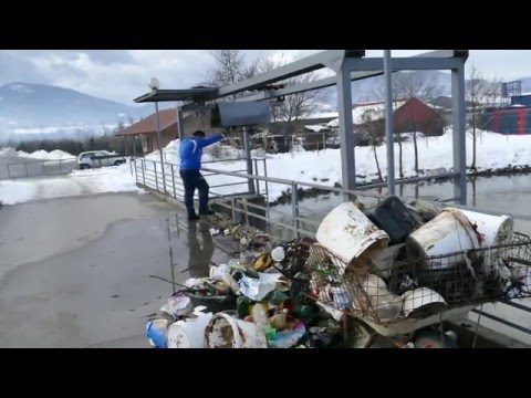 Lašvom pliva smeće