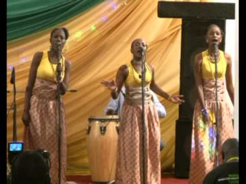 Beautiful Nubia - "Owuro L'ojo" (Live) - ft. King Sunny Ade