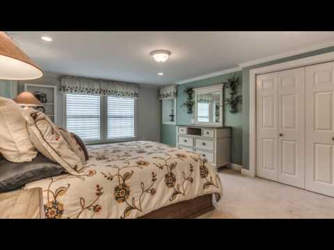 94 Oxbow Rd, Needham MA - Angela M. Cox, Tel: (781) 801-0698