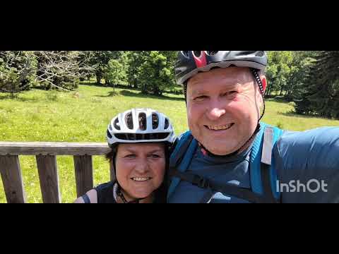 NA KOLE VLTAVSKÁ CYKLOSTEZKA. 