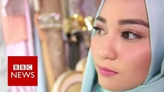 Download lagu Hipster and heavy-metal hijabis - BBC News mp3