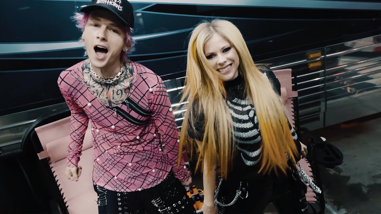 Avril Lavigne ft. Machine Gun Kelly — Bois Lie