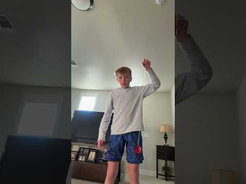 How to do the trapeze YoYo trick#yoyo
