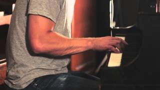 Tim Stop - When I Look at You  (Live at I.V. Labs)