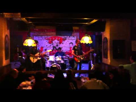 rocking fingers- sultans of swing!!!!.MOV