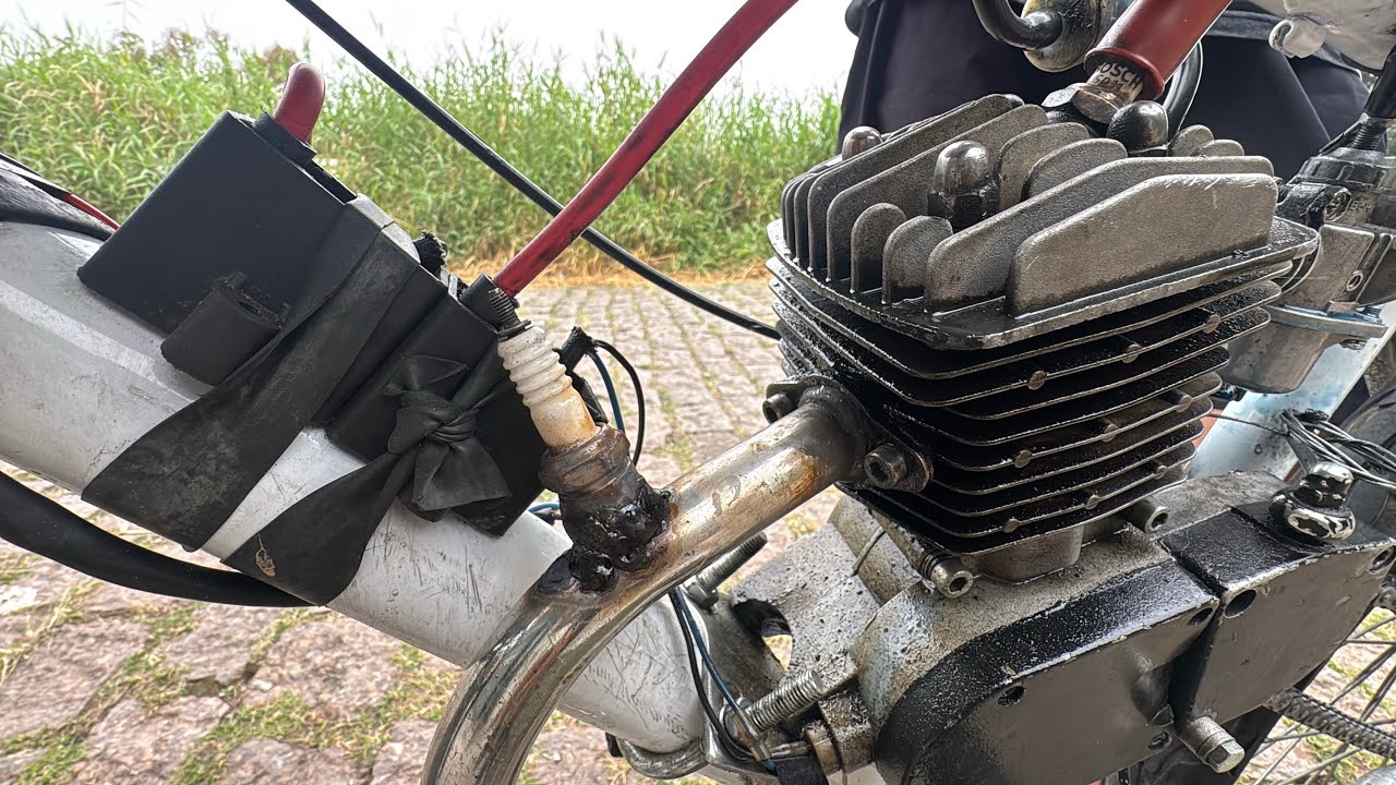 WESLEY FEZ UMA GAMBIARRA NA BIKE MOTORIZADA 80cc