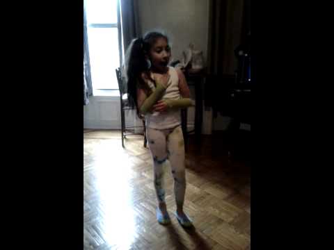 7 year old dancing to beyonce love on top 
