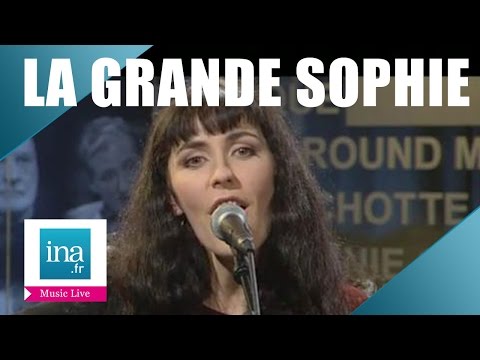 La Grande Sophie "L'amour ça pardonne pas" (live officiel) | Archive INA