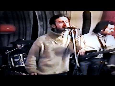 MEDINA - Quattro uomini in pigiama.