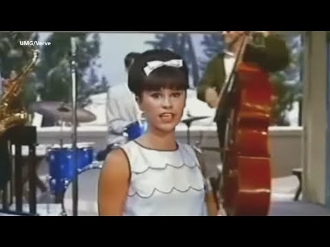 Astrud Gilberto, singer of 'The Girl from Ipanema,' dead at 83
