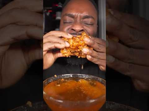 What Happens When You Mix Honeycomb With Fried Chicken?