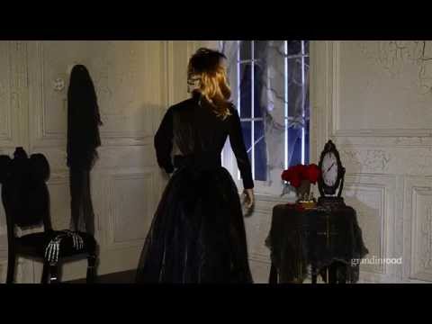 Animated Head Turning Tara | Grandin Road