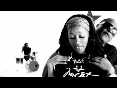 Young CHRIS - "PHILLY" (OFFICIAL MUSIC VIDEO)