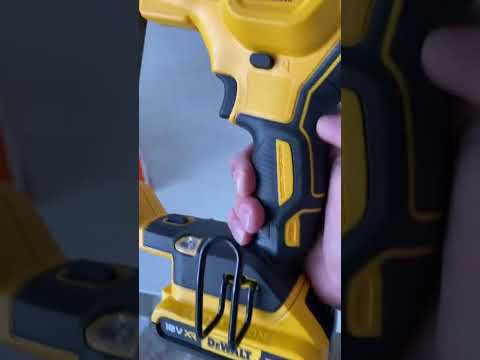 Аккумуляторный гвоздезабиватель DCN680D2 DeWALT (DCN680D2) Аккумуляторный гвоздезабиватель DCN680D2 DeWALT (DCN680D2)