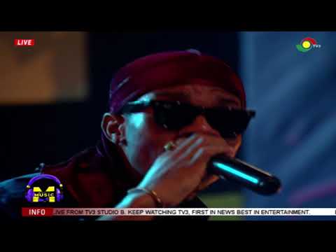 KiDi pays homage to  Kwadwo Akwaboah Snr on TV3 Music Music