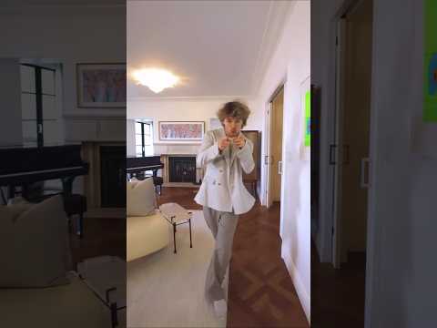 Vik White | Get down tonight ~ KC & the Sunshine Band