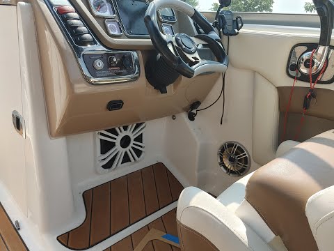 Boat Sub-woofer Kicker Solo Baric L7S on Chapparal Sunesta part1