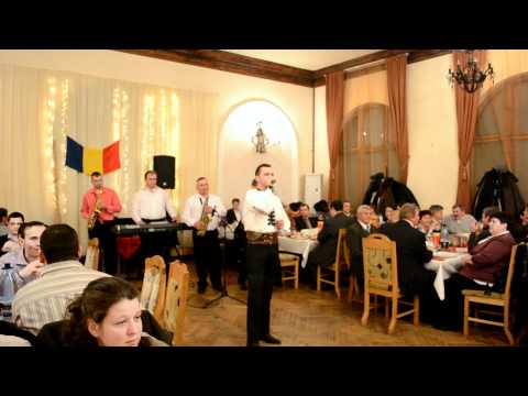 Ciprian Peteleu si Ionut Petre in Cisnadie la Balul Motilor.MOV