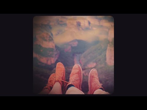 FRIK IZ KVARTA - 2 Nepoznata Leteća Subjekta (Official music video)