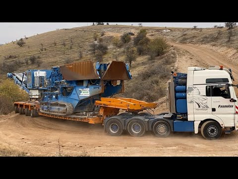 Loading And Transporting The Kleemann Impact Crusher - Fasoulas Heavy Transports