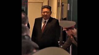 Download lagu Kim Jong Un Ditemani Kim Ju Ae Di Parade Militer Di Beijing mp3