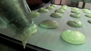 preview picture of video 'Recette de cuisine: Macarons'