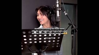 Download lagu Not #JOSHUA holding the stand instead😭🤣#seventeen #ytshorts #viral #shorts mp3