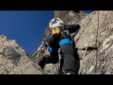 Climbing Svolvaergeita