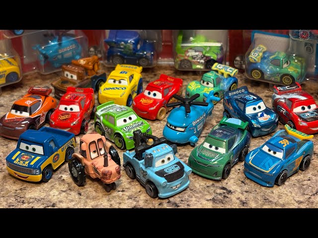 Vídeo relacionado con Mattel Disney Cars Pack de 3 mini vehículos (Modelos surtidos, selección aleatoria), coches de juguete niños +3 años, GKG01