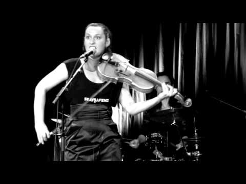 Madame Baheux: "Die Seeräuber Jenny"