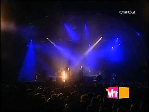 Massive Attack - Karmacoma (Live - V Festival 1999)