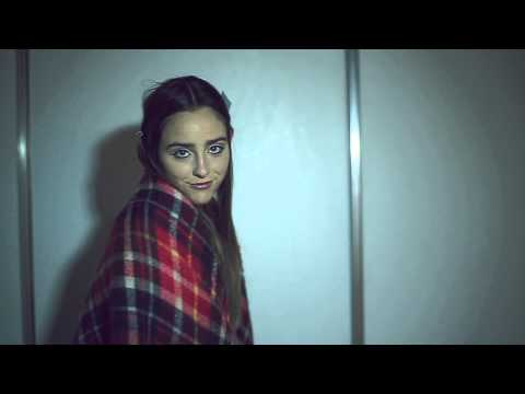 MODELOS EN BACKSTAGE