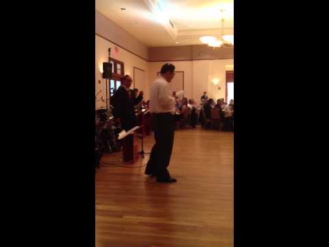 Jonathan sings eishet chayil at wedding