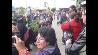 preview picture of video 'Comunidad Mapuche Pedro Millanao en Desfile 106 aniversario de Quitratúe 24   11   13'