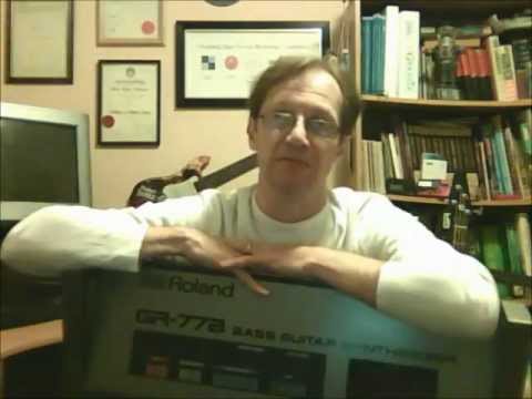 Roland GR77B Bass Synthesizer Part 1