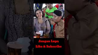 Download lagu Uncek Vs Ina Menang Banyak mp3
