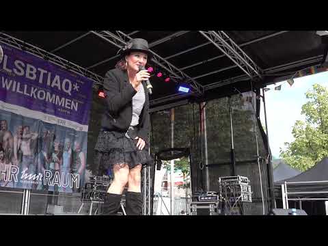 CSD Olpe 2025 - (Lass Sie Reden - Königin) - Jenny P. in Erinnerung an AnNa R.