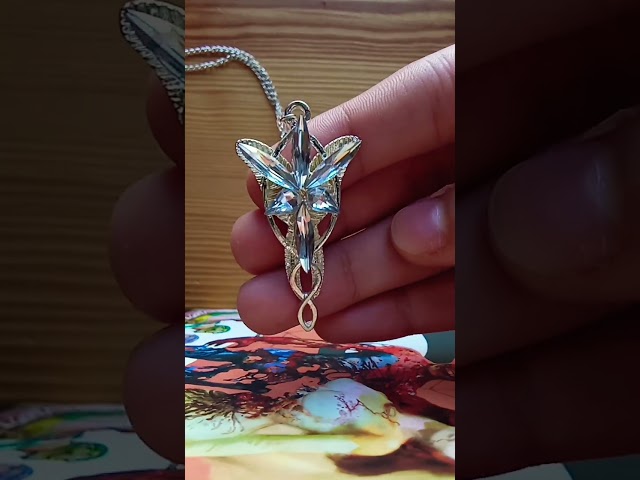 Vídeo relacionado con B.a.u.q.o.o. Collar Arwen El Señor de los Anillos Gadget Aragorn Anillo Unico Colgante Color Plata Idea Regalo Magia Fantasy Cosplay