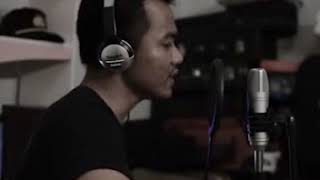 Download lagu Anji Dia Cover By Tahta M mp3