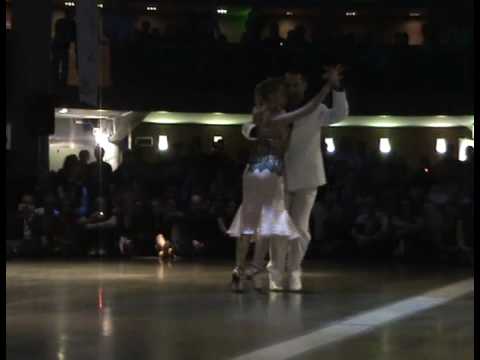  Andrea Misse  and  Javier Rodriguez  are  dancing  to  the  milonga  "  La Esquina  "