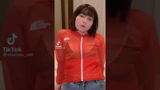 透け透け丸見えな下着姿なお姉さん【tiktok】