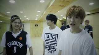 Download lagu B1A4 - '이게 무슨 일이야' 안무 영상 ('What's Happening?' Dance Practice Video) mp3