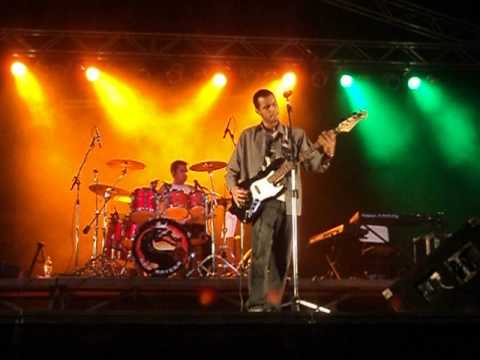 Liberdade Clandestina - Use somebody (ao vivo)